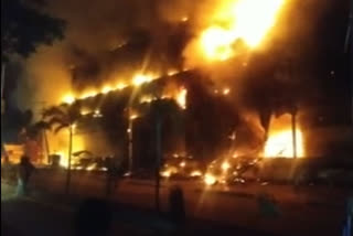 Massive fire at Karnataka's shopping mall, goods worth crores destroyed