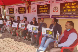 doctor sitting on hunger strike in ranchi