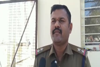 पुलिस कर रही मामले की जांच