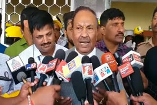 K S Eshwarappa reaction on MLA Yatnal statement