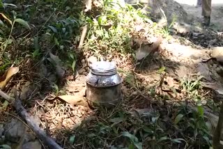 bomb found from nadapuram  nadapuram bomb  kozhikkode news  കോഴിക്കോട് വാര്‍ത്തകള്‍  നാദാപുരത്ത് സ്‌റ്റീല്‍ ബോംബ് കണ്ടെത്തി  നാദാപുരം ബോംബ് വാര്‍ത്തകള്‍