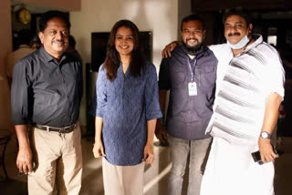 manju warrier and jayasurya start shooting for prajesh sen upcoming movie  manju warrier and jayasurya  manju warrier and jayasurya news  prajesh sen upcoming movie related news  മൂന്നാംതവണയും പ്രജേഷ് സെന്‍ സിനിമയില്‍ ജയസൂര്യ  മഞ്ജു വാര്യര്‍ ജയസൂര്യ സിനിമ വാര്‍ത്തകള്‍  പ്രജേഷ് സെന്‍ സിനിമകള്‍  ജയസൂര്യ സിനിമ വാര്‍ത്തകള്‍