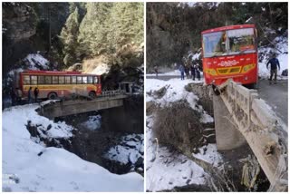 Bus slipped in Rohru due to snowfall