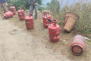 Rising prices of domestic cylinders spoil the budget of common man in karsog