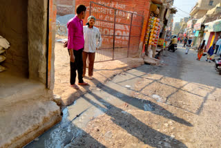 No drainage system to take away dirty water from the houses in sangam vihar H block