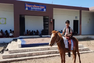 shivraj-goes-to-school-on-horse