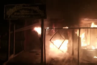 kolkata: fire breaks out at tangra
