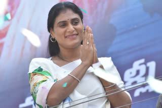 Jagan's sister Sharmila hints at entering Telangana politics