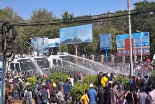 Police use water cannon on protesters in Naypyitaw