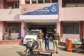 Najafgarh police arrested auto lifter in delhi