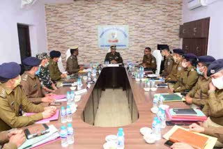 dgp-helds-meeting-with-all-seniors-police-officials-in-jamshedpur