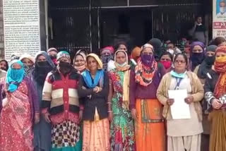 chittorgarh news, contract workers protest