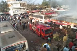 Maharashtra: Bus caught fire at a bus stand in Satara