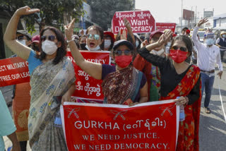 Ethnic minorities join Myanmar protest  crowds protesting Myanmar coup  Myanmar military coup  military coup in myanmar  Ethnic minority groups protest  Ethnic minority groups protest against military coup  മ്യാൻമറിൽ പ്രക്ഷോഭം ശക്തമാകുന്നു  യാങ്കൂൺ