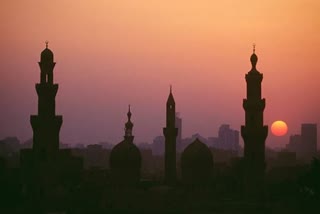 32 mosques shut in saudi arabia after worshippers test covid positive