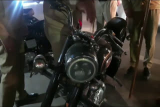 yamunanagar Police cut challan and impound bullet bike