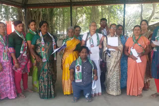 Shimogga JDS women's unit protest condemning price hike