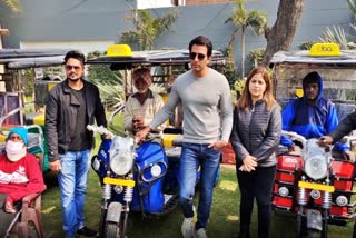 Actor sonu sood distributes e-rickshaws in Punjab