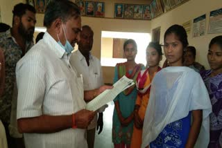 MLA Paranna Munavalli visited girls hostel