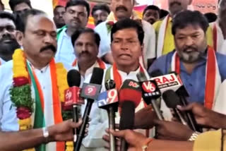 Congress staged a protest against the agricultural laws In Kulkacharla Mandal vikarabd