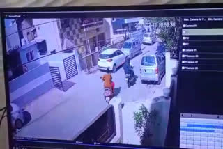 chain-robbery-incident-was-captured-in-cctv