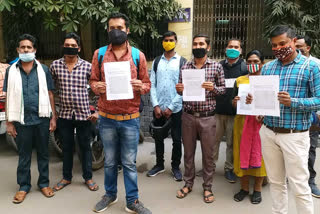 protest demanding teacher recruitment in raipur