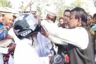 free helmet distribution in mariani