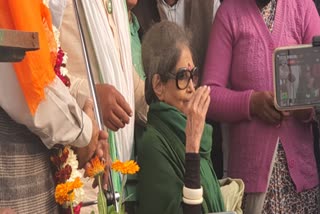 Tara Gandhi reached Ghazipur border