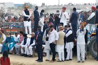 Sachin Pilot did not get space on stage, Kisan tractor rally in Ajmer