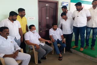 The President of  Tumkur District Congress unit was locked his room at program time