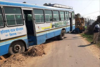 Haryana Roadways bus entered the farm while overtaking in sirsa
