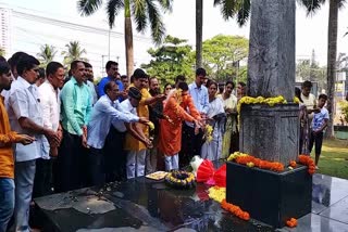 BJP leaders pay tribute