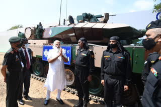 প্ৰধান মন্ত্ৰী মোদীয়ে সেনাৰ হাতত অৰ্পণ কৰিলে অৰ্জুন MBT (MK-1A)