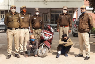 sarai rohilla police caught snatchers during snatching on stolen scooty