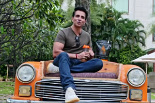 Sonu Sood to distribute e-rickshaws