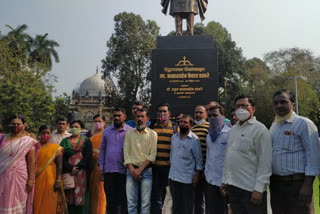 अनुदानाच्या मागणीसाठी शिक्षकांची पदयात्रा