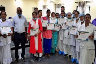 Corona fighters honored by giving certificates In dantewada