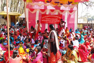 Anganwadi workers protest for regularization in jashpur