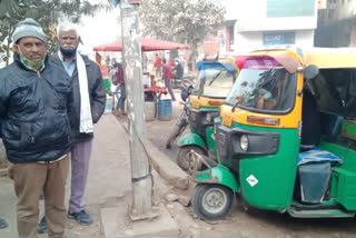 auto rickshaw drivers facing problems due to farmers protest