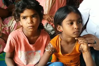deepika and khushi lost her mother and brother in road accedent in jalgaon