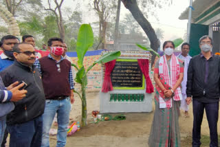 পেলনীয়া প্লাষ্টিকৰ বটলেৰে নিৰ্মিত ৰাজহুৱা শৌচাগাৰ