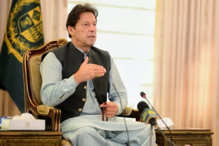 Pakistan PM Imran Khan gives thumbs up to 'top team' India