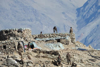 Indian and Chinese troops disengaging from Pangong lake  ഇന്ത്യ ചൈന അതിർത്തി തർക്കം  പാംഗോങ് തടാകം  സൈനിക പിന്മാറ്റം  ലഡാക്കിലെ സൈനിക പിന്മാറ്റം തുടരുന്നു  Pangong lake  Indian and Chinese troops disengaging  ladakh border dispute