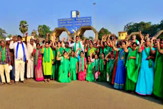 Amaravati farmers agitation at steel plant main gate