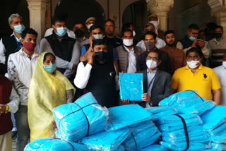 Labor Minister distributes PPE kit,श्रम मंत्री ने पीपीई किट का किया वितरण