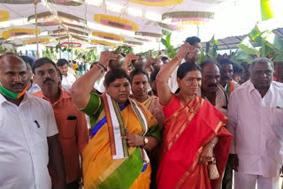 BJP National vice president dk aruna visits alampur jogulamba temple today jogulamba gadwal district