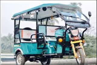 E-rickshaw driver robbed