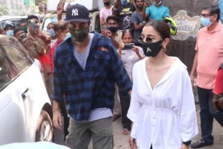 Alia-Ranbir spotted at construction site of their new home