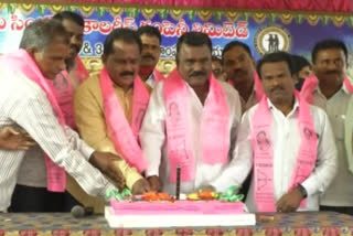 Singareni workers organized the birthday of CM KCR