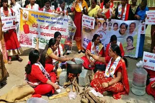 ಮಹಿಳಾ ಕಾಂಗ್ರೆಸ್ ವತಿಯಿಂದ ಪ್ರತಿಭಟನೆ